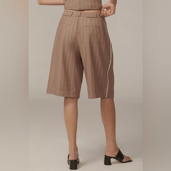 NWT! By Anthropologie Taupe Pleated Trouser Shorts - Size 12 🟢 - Picture 5 of 9